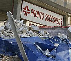 L'ospedale dopo il sisma. Photo la Repubblica.it